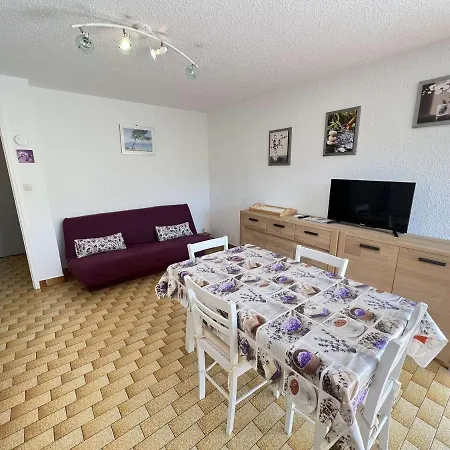 T2 Avec Jardin, Climatisation, Parking, Et Proche Commerces Apartamento