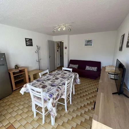 T2 Avec Jardin, Climatisation, Parking, Et Proche Commerces * Agde