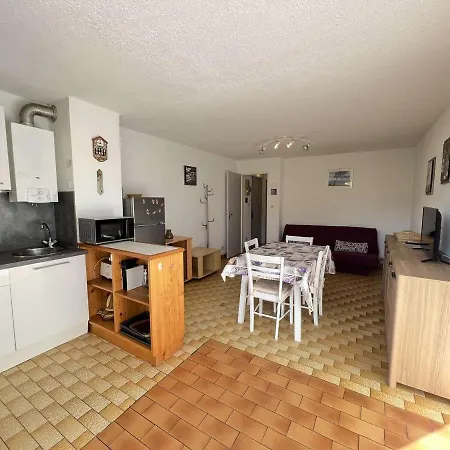 T2 Avec Jardin, Climatisation, Parking, Et Proche Commerces * Agde