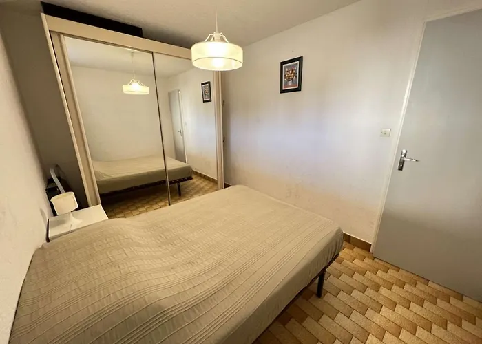 T2 Avec Jardin, Climatisation, Parking, Et Proche Commerces Apartamento